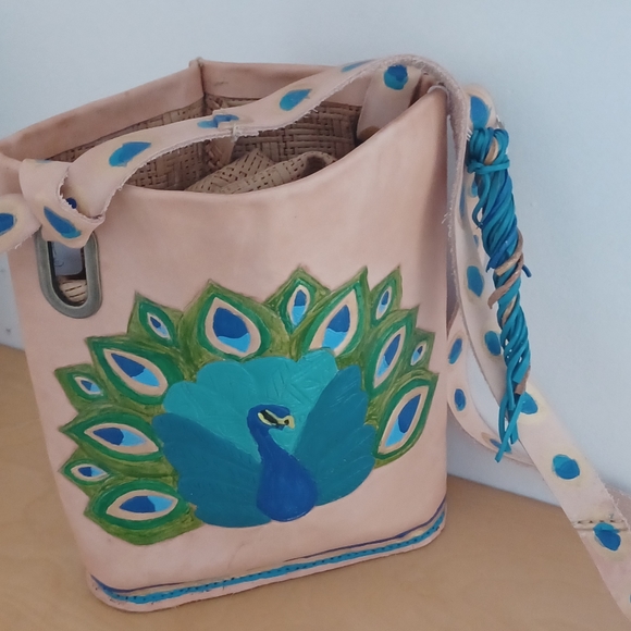 Leather Bucket Bag, Wine Tote, & Keychain (3-Piece Set) - Picture 5 of 15